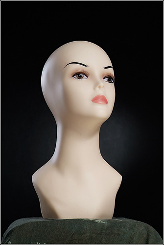 FEMALE REALISTIC MANNEQUIN HEAD p135